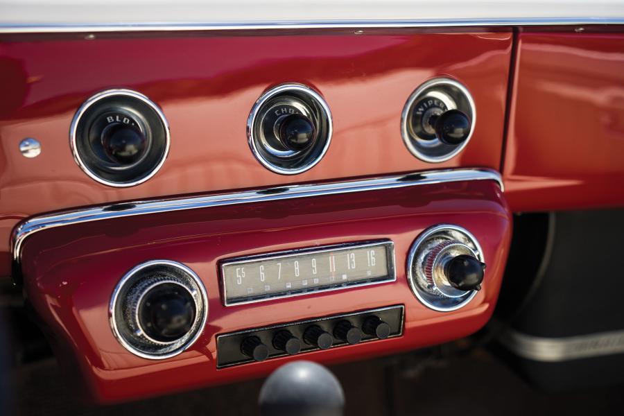 Панель приборов Siata-Ford 208S Cabriolet Speciale 1952 года  (фото 9 из 26)